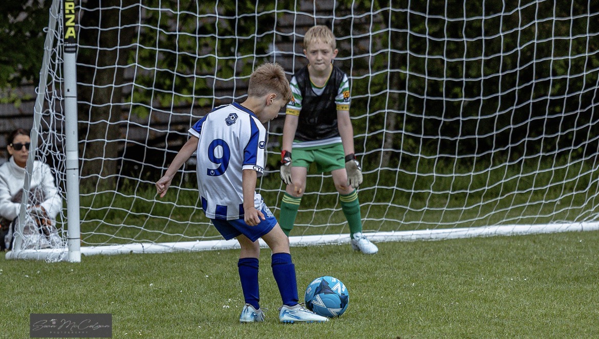 Culmore number 9 lining up a shot